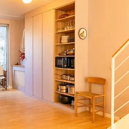 Canal House With Floating Deck And Canal Access 度假居