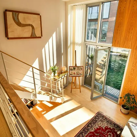 度假居 Canal House With Floating Deck And Canal Access *