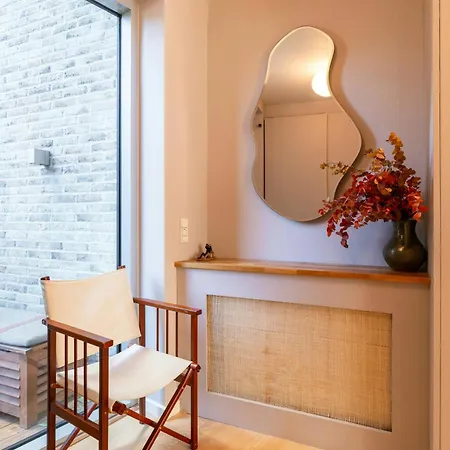 Canal House With Floating Deck And Canal Access 度假居 *