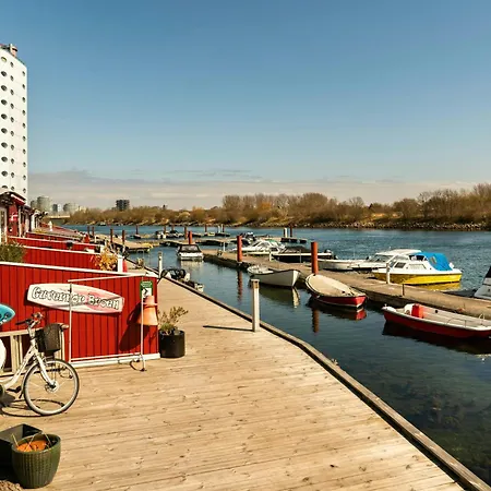 Canal House With Floating Deck And Canal Access 哥本哈根