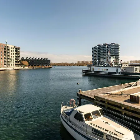 Canal House With Floating Deck And Canal Access * 哥本哈根